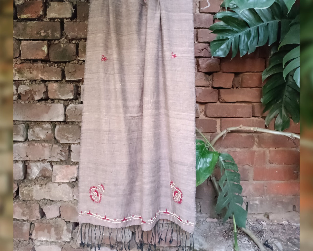 Handwoven - Zardozi Stole