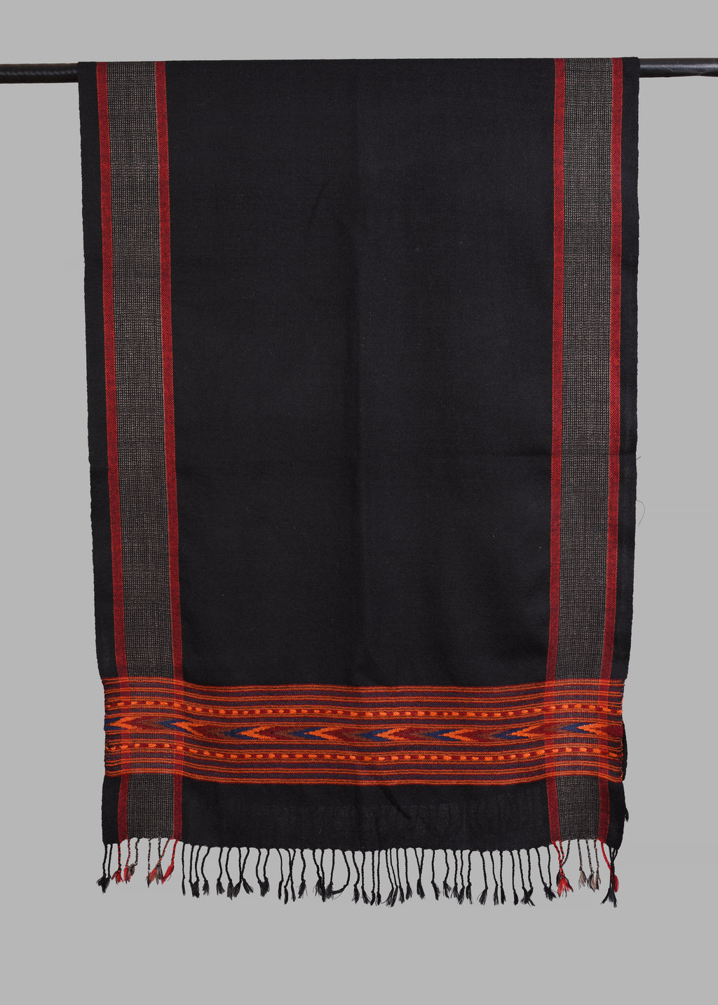 Kullu Handwoven Woollen Stole – Black with Charcoal Accents