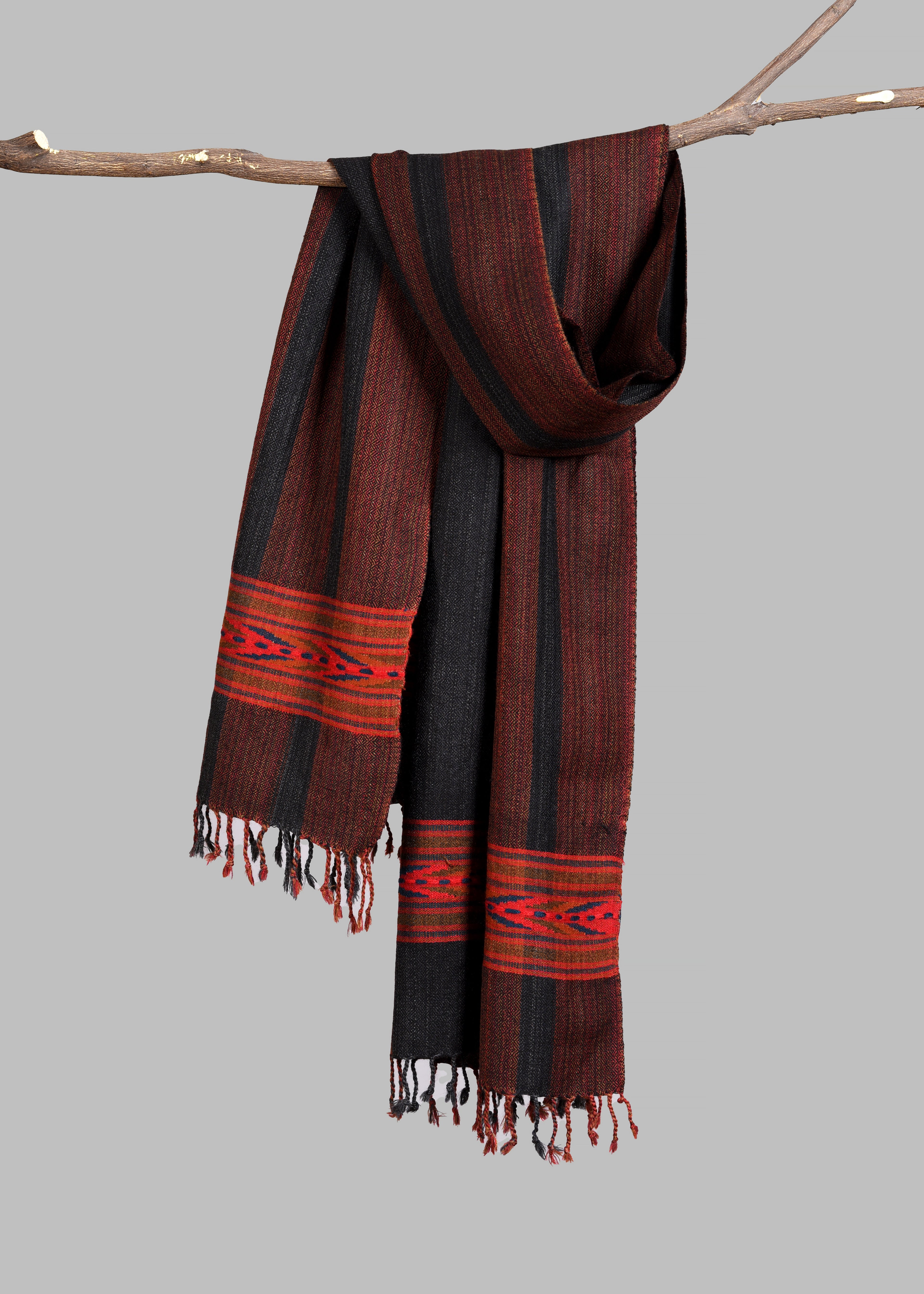 Kullu Handwoven Woollen Stole – Rustic Charcoal