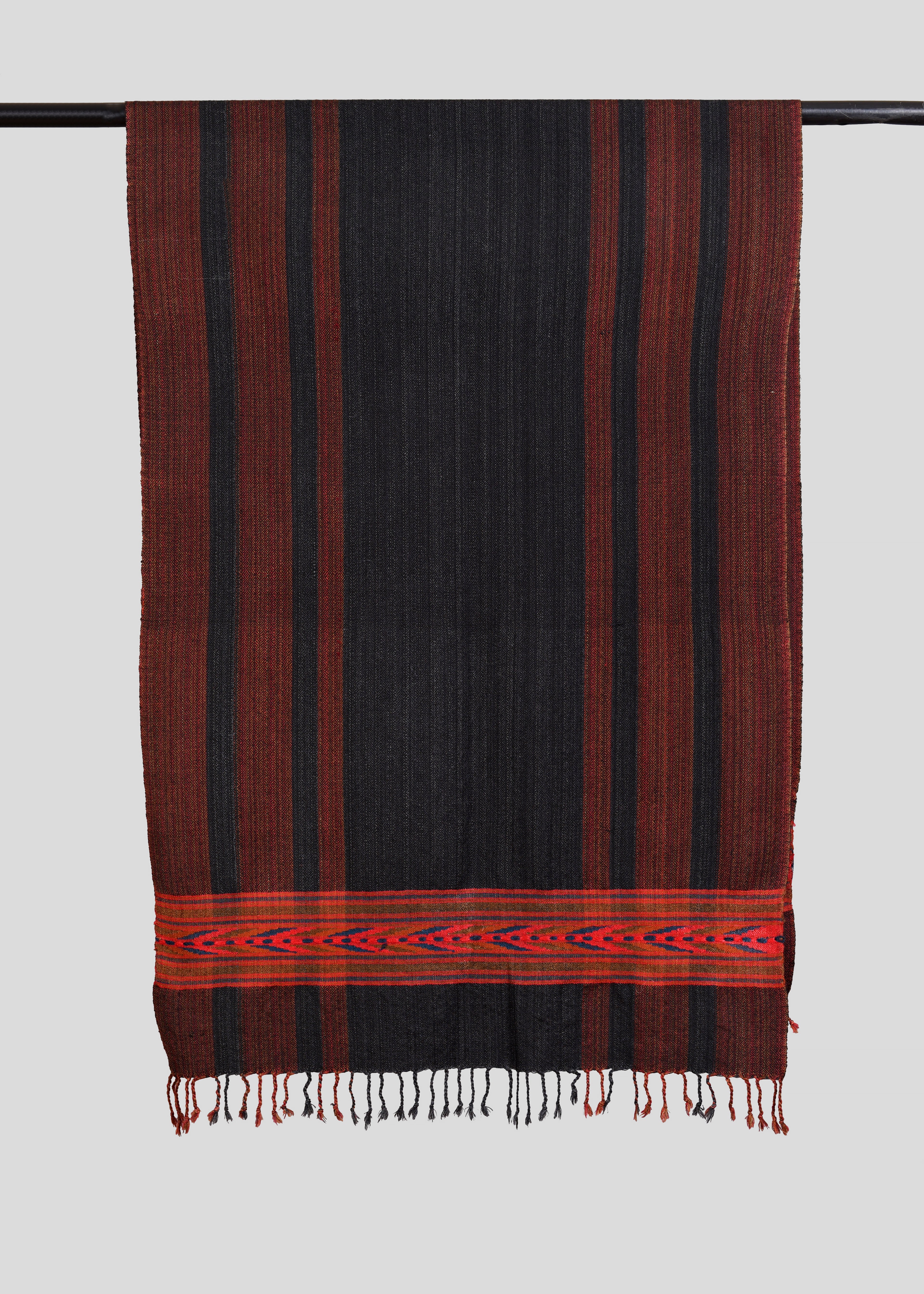 Kullu Handwoven Woollen Stole – Rustic Charcoal