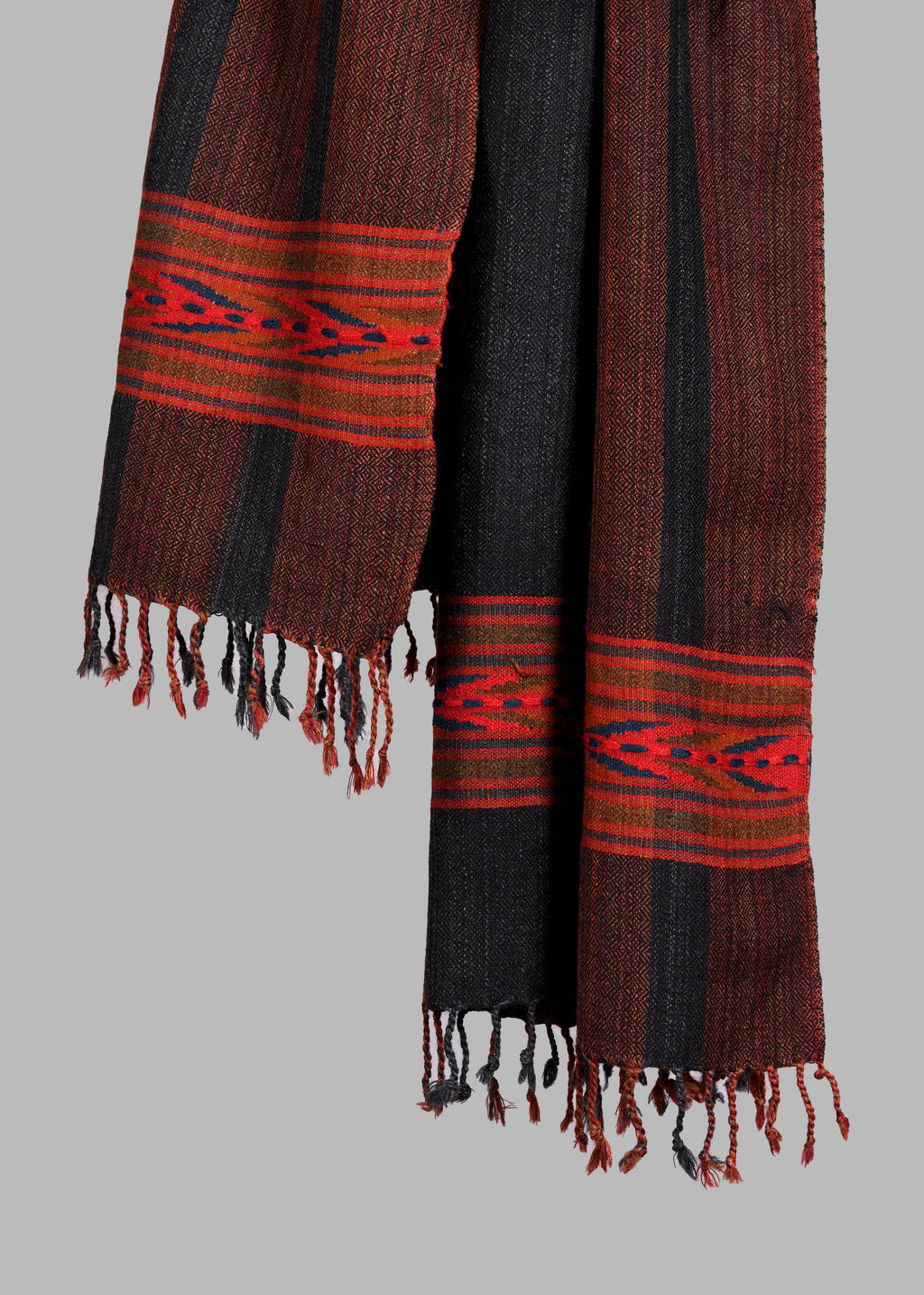 Kullu Handwoven Woollen Stole – Rustic Charcoal