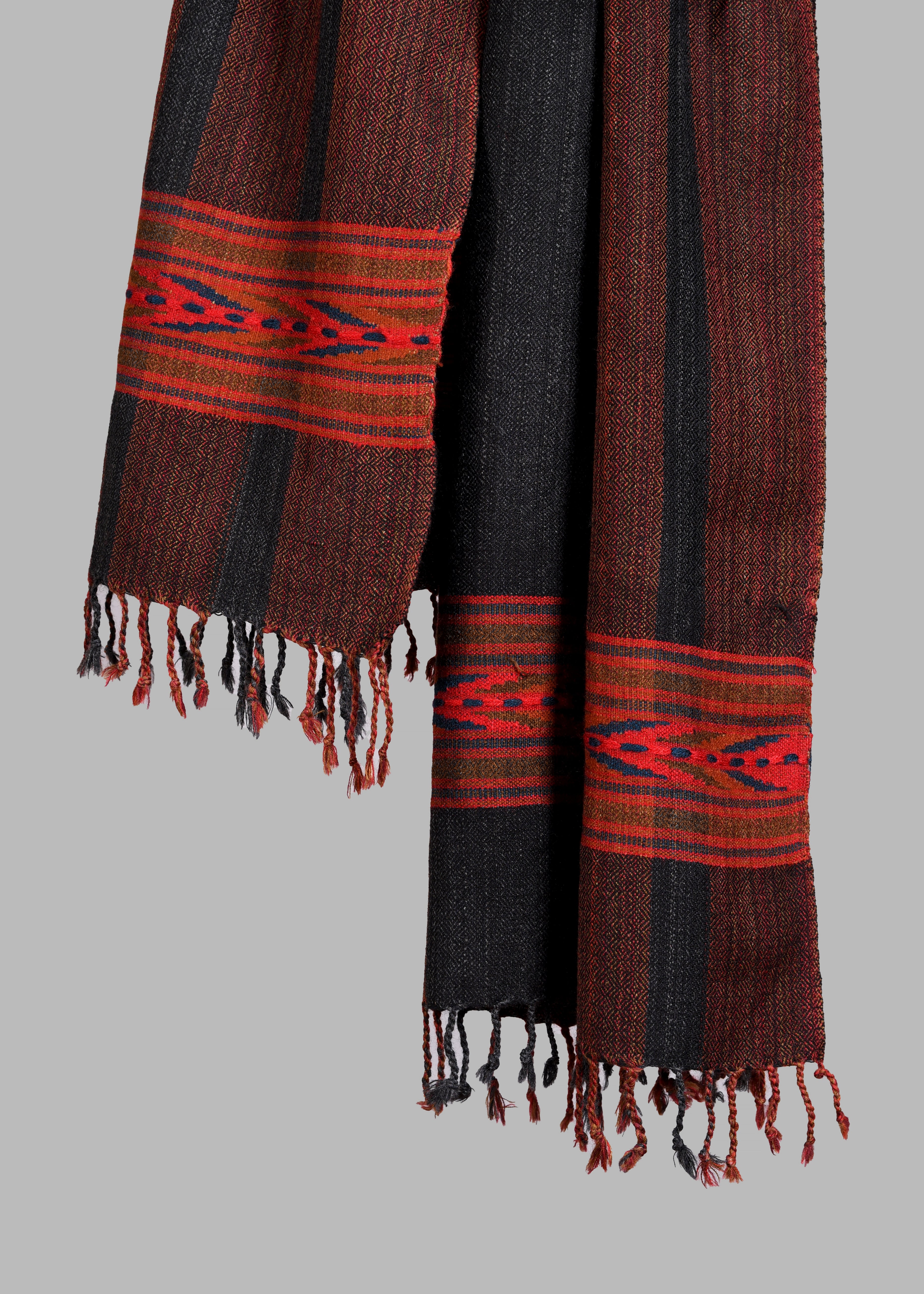 Kullu Handwoven Woollen Stole – Rustic Charcoal
