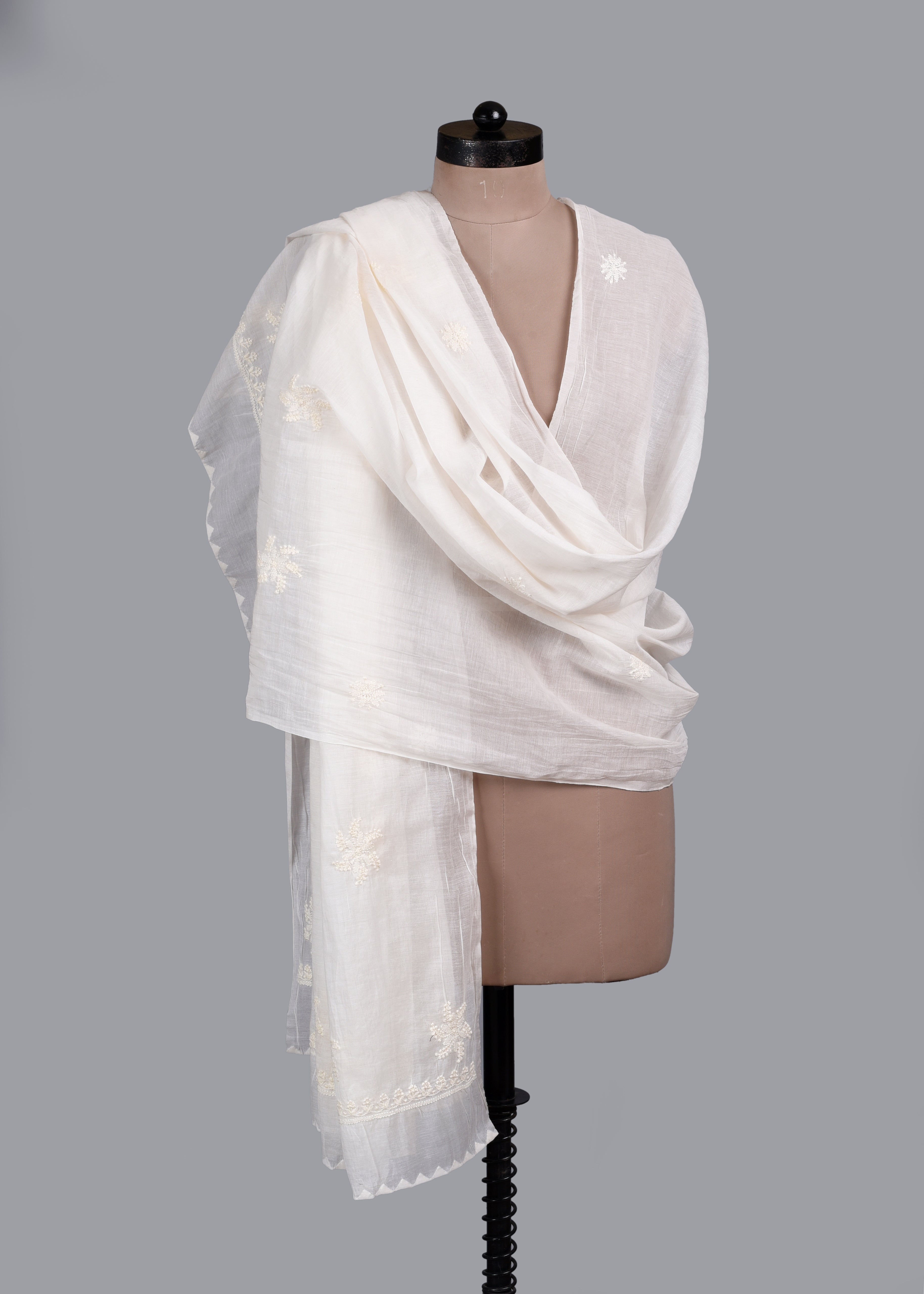 Chikankari Chanderi Dupatta: Starflower