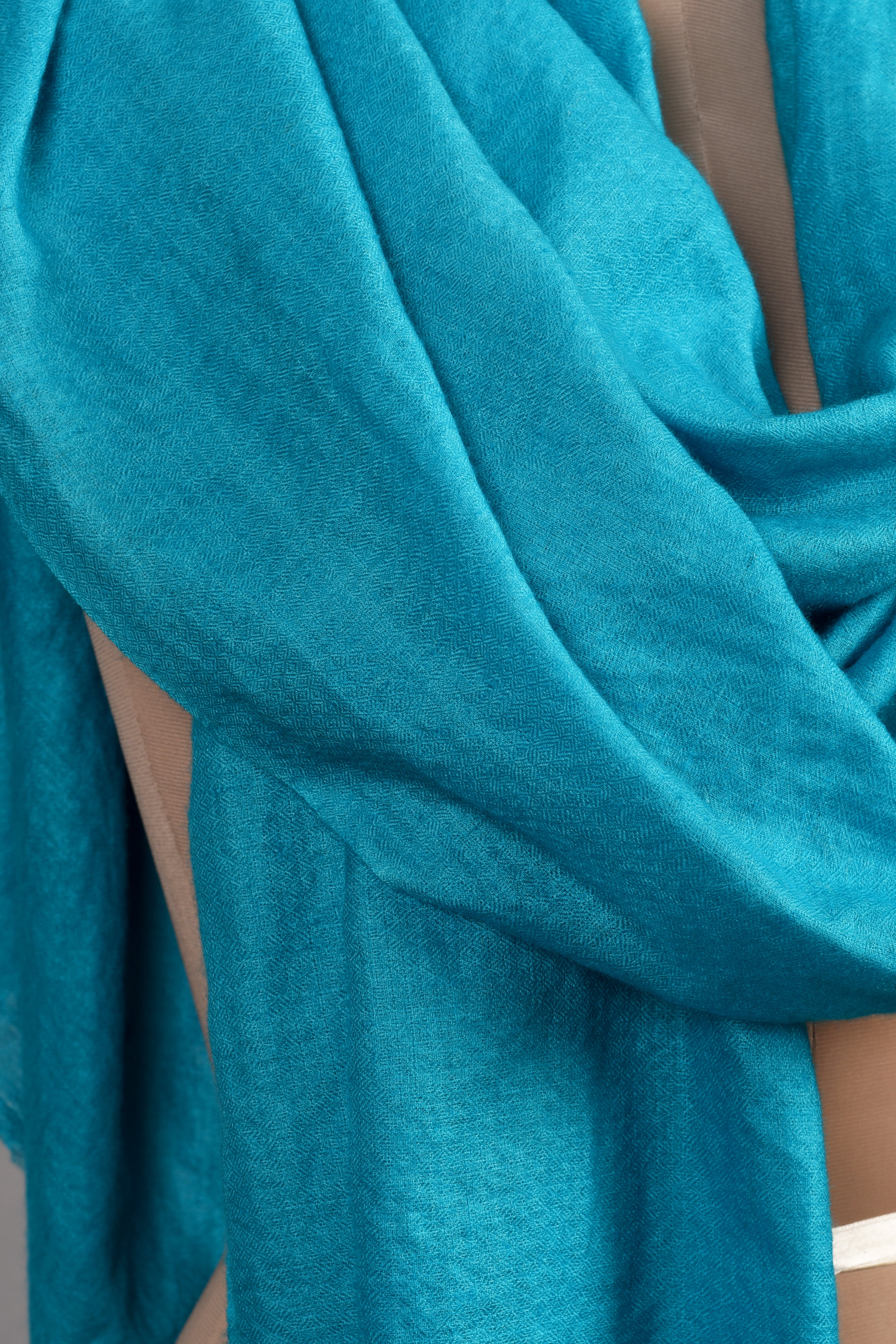 Handwoven & Handspun Pure Pashmina Stole – Neel Tara