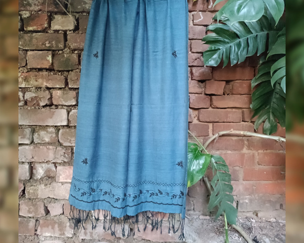 Handwoven - Zardozi Stole