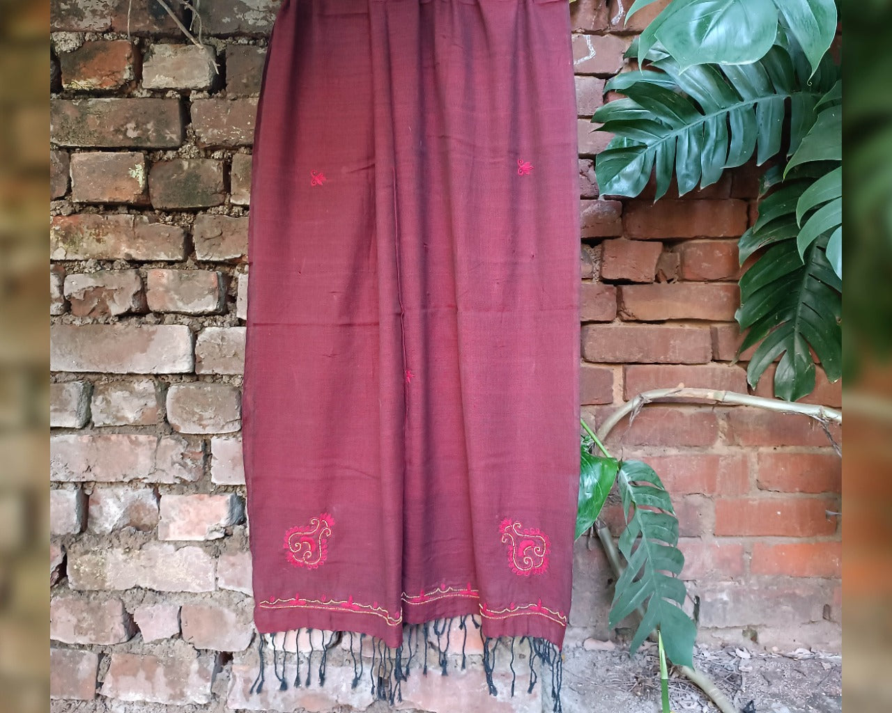 Handwoven - Zardozi Stole